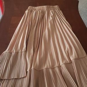 Pleated skirt
